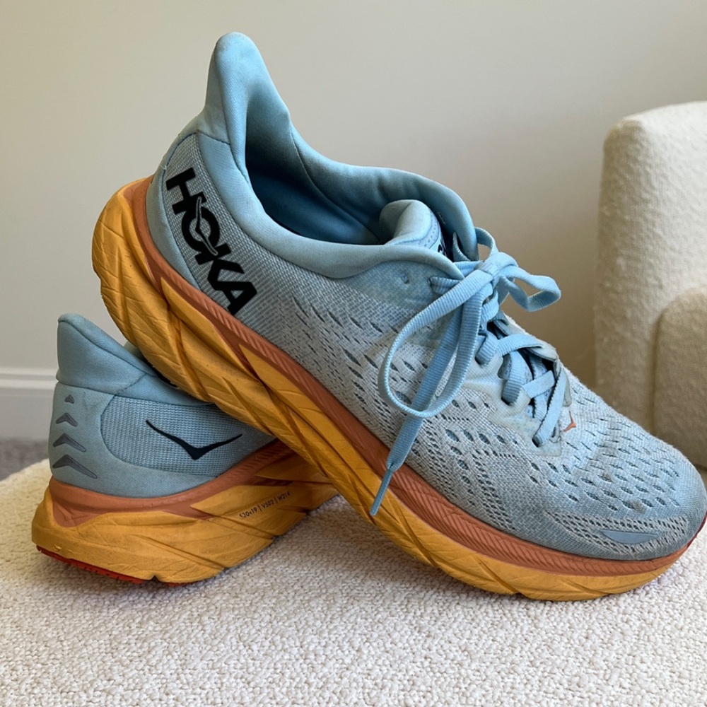 Hoka Women's Clifton 8 Athletic Shoes - Size 9 - Picture 1 of 6